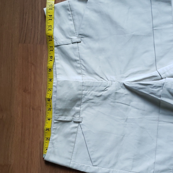 Express Design Studio Tan Cuffed Leg Stretch Shorts Women's Size 4, 30" Waist - Picture 3 of 6